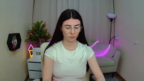 milasecretsss online show from 04.28.26