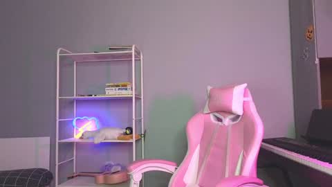 Mila online show from 01.11.25