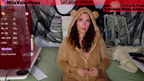 Mila Valentina online show from 10.18.25