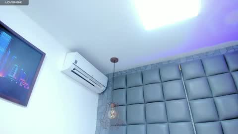 Snapshot of mile_u chatting on 02.04.25 Milena online show from 02.04.25