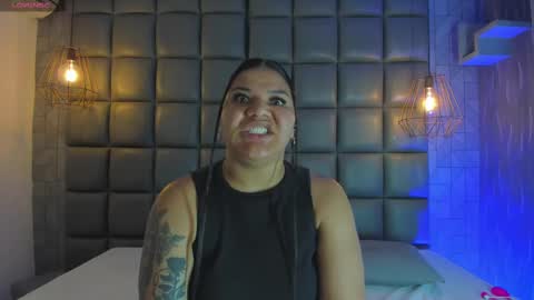 Snapshot of mile_u chatting on 03.11.25 Milena online show from 03.11.25