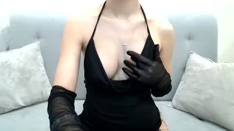 Snapshot of miledilovetop chatting on 02.26.25 Miledilovetop online show from 02.26.25