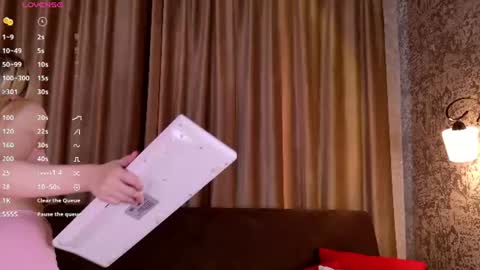 Snapshot of milemissyy chatting on 07.01.26 Mia online show from 07.01.26
