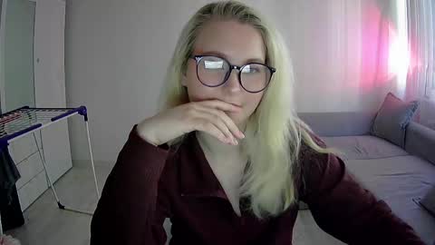 Snapshot of milena391630 chatting on 04.25.26 Milena new nonude shy blonde natural online show from 04.25.26