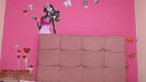 Snapshot of milenamount303av chatting on 11.26.25 milenamount303av online show from 11.26.25