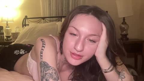 miley_monroee online show from 02.17.25