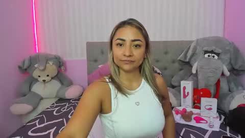 Snapshot of milf_bigass_ chatting on 01.30.25 Antonella online show from 01.30.25