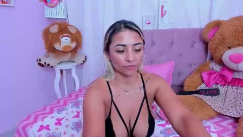 Snapshot of milf_bigass_ chatting on 05.14.26 Antonella online show from 05.14.26