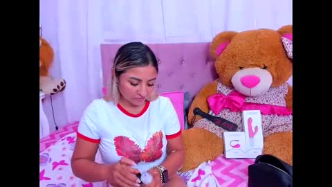 Snapshot of milf_bigass_ chatting on 05.28.26 Antonella online show from 05.28.26