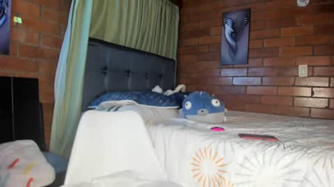 Snapshot of milf_darling chatting on 01.31.25 Victoria online show from 01.31.25