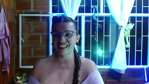 Snapshot of milf_fantassy chatting on 10.22.25 Ana online show from 10.22.25