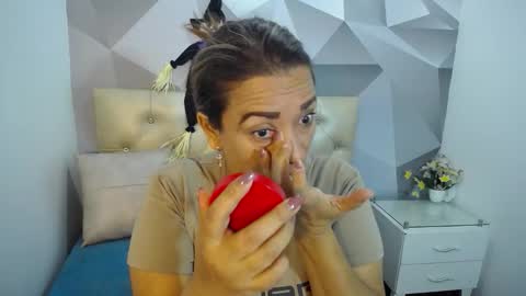 milf_hugeboobs online show from 10.30.25