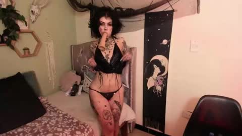 Snapshot of milf_onlyseduction chatting on 03.02.26 Isabella online show from 03.02.26