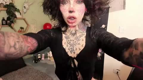 Snapshot of milf_onlyseduction chatting on 03.19.26 Isabella online show from 03.19.26