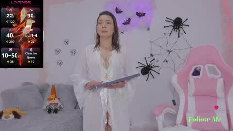 Snapshot of milfaaura chatting on 10.26.25 Aura online show from 10.26.25