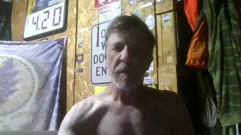 Snapshot of milfanddilf42048 chatting on 08.10.26 milfanddilf42048 online show from 08.10.26