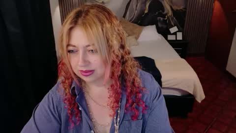 Snapshot of milfarlet chatting on 01.10.26 Arlet online show from 01.10.26