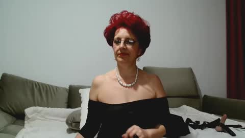 Snapshot of milffsupreme chatting on 02.07.25 Milfsupreme online show from 02.07.25