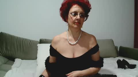 Snapshot of milffsupreme chatting on 02.27.25 Milfsupreme online show from 02.27.25