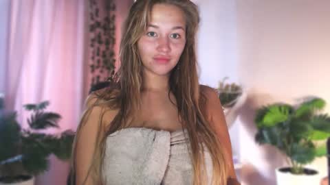 milk_bunny_ online show from 09.25.25