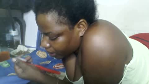 Snapshot of milk_titz chatting on 12.21.24 kinwity online show from 12.21.24