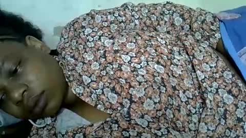 Snapshot of milk_titz chatting on 01.09.25 kinwity online show from 01.09.25