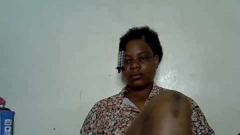 Snapshot of milk_titz chatting on 01.10.25 kinwity online show from 01.10.25