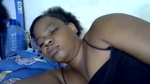 Snapshot of milk_titz chatting on 01.15.25 kinwity online show from 01.15.25