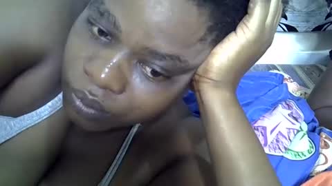 Snapshot of milk_titz chatting on 02.10.25 kinwity online show from 02.10.25