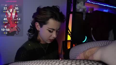 Snapshot of milkingmarlo chatting on 09.16.25 milkingmarlo online show from 09.16.25