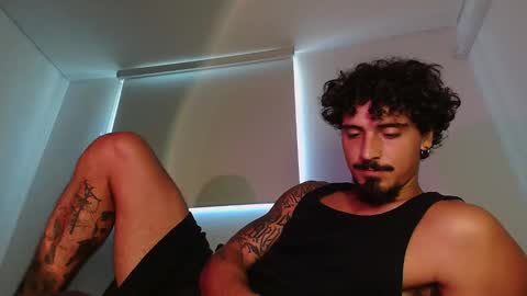 Snapshot of milkoffee chatting on 03.15.26 milkoffee online show from 03.15.26