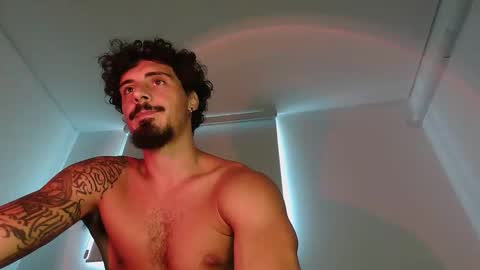 Snapshot of milkoffee chatting on 03.23.26 milkoffee online show from 03.23.26