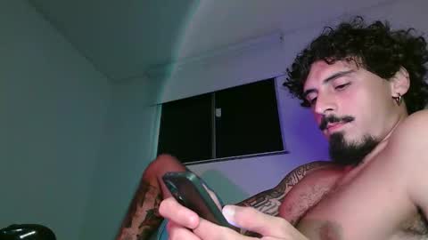 Snapshot of milkoffee chatting on 03.24.26 milkoffee online show from 03.24.26