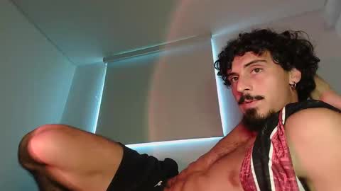 Snapshot of milkoffee chatting on 03.24.26 milkoffee online show from 03.24.26