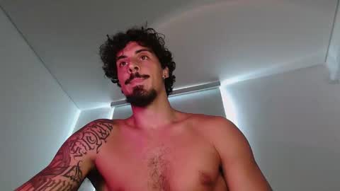 Snapshot of milkoffee chatting on 03.26.26 milkoffee online show from 03.26.26