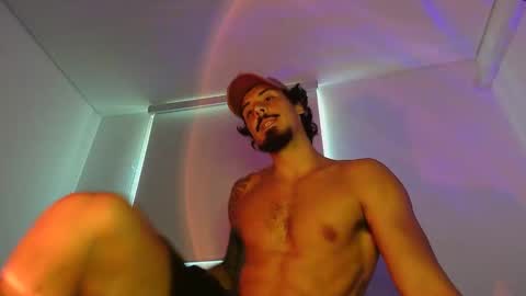 Snapshot of milkoffee chatting on 03.28.26 milkoffee online show from 03.28.26