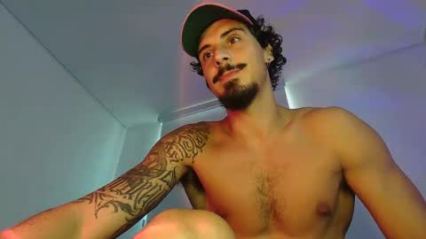 Snapshot of milkoffee chatting on 03.29.26 milkoffee online show from 03.29.26