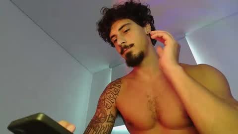 Snapshot of milkoffee chatting on 04.13.26 milkoffee online show from 04.13.26