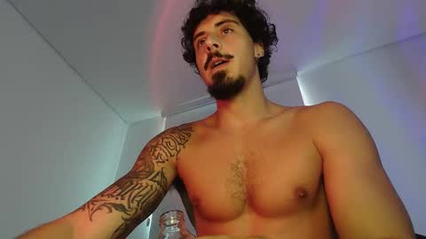 Snapshot of milkoffee chatting on 04.14.26 milkoffee online show from 04.14.26