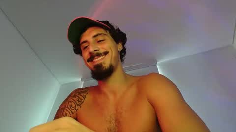 Snapshot of milkoffee chatting on 04.15.26 milkoffee online show from 04.15.26