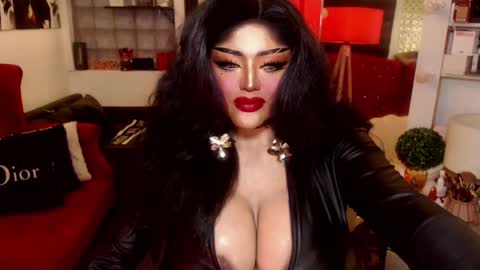 milkshakelavinia online show from 01.14.25