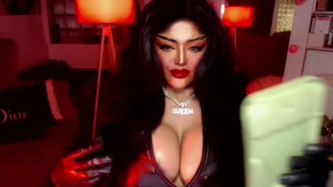 milkshakelavinia online show from 01.14.25