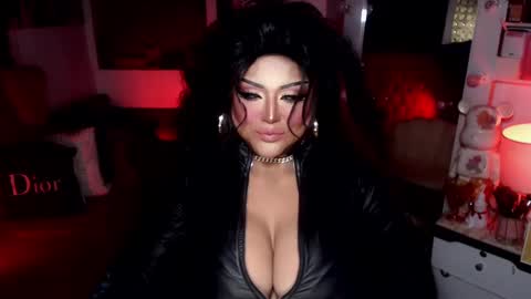 milkshakelavinia online show from 02.02.25