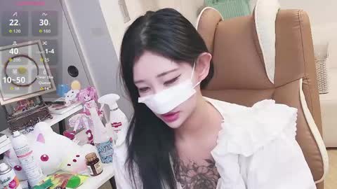 Snapshot of milksola chatting on 06.05.26 milksola online show from 06.05.26
