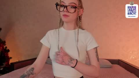 Snapshot of milla_remmy chatting on 02.23.25 Milla online show from 02.23.25