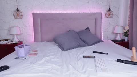 MillaBliss online show from 03.12.25