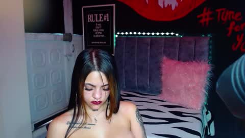 Snapshot of millacounisslosexanal chatting on 12.13.24 Violeta online show from 12.13.24