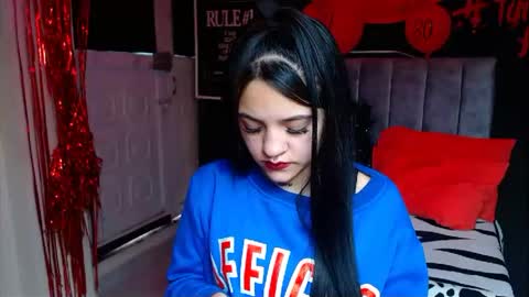 Snapshot of millacounisslosexanal chatting on 03.11.25 Violeta online show from 03.11.25