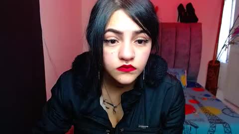 Snapshot of millacounisslosexanal chatting on 10.15.25 Violeta online show from 10.15.25