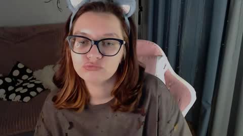 Snapshot of millapoolys chatting on 04.18.26 Milla online show from 04.18.26